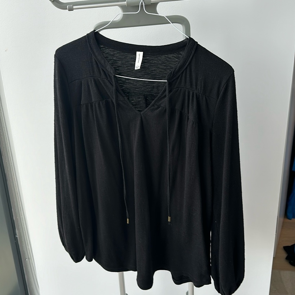 Gentle fawn black blouse with front ties